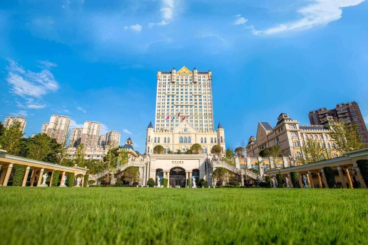 ホテル Wyndham Grand Kunming East エクステリア 写真