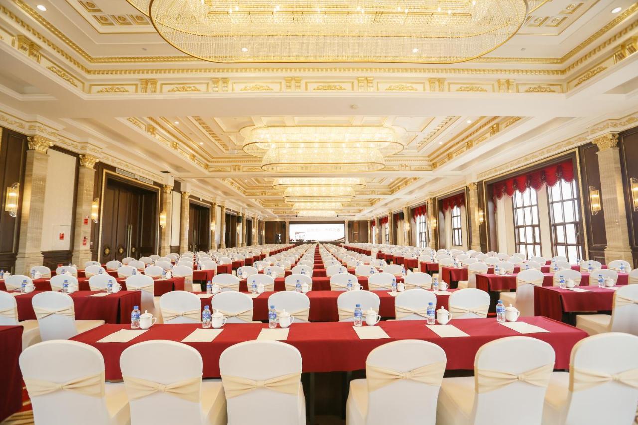 ホテル Wyndham Grand Kunming East エクステリア 写真