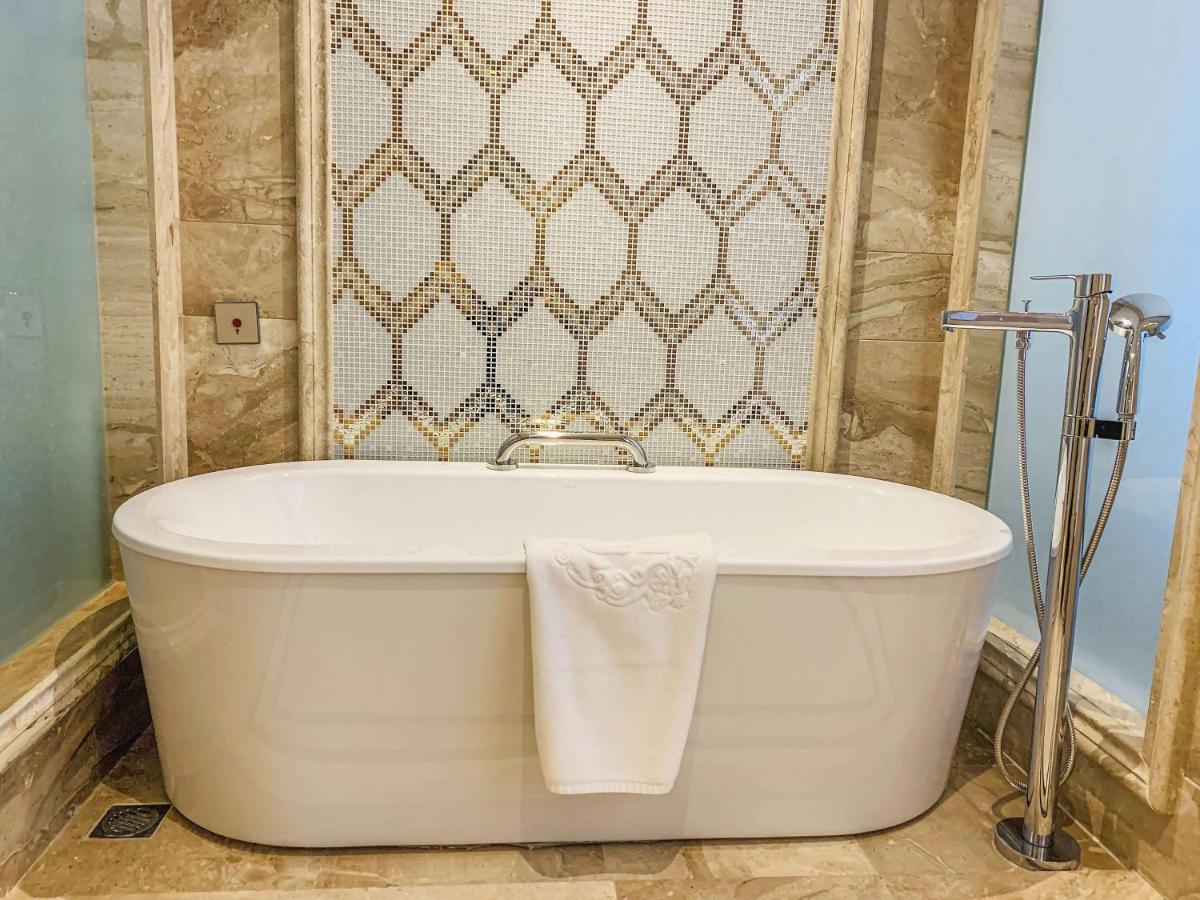 ホテル Wyndham Grand Kunming East エクステリア 写真