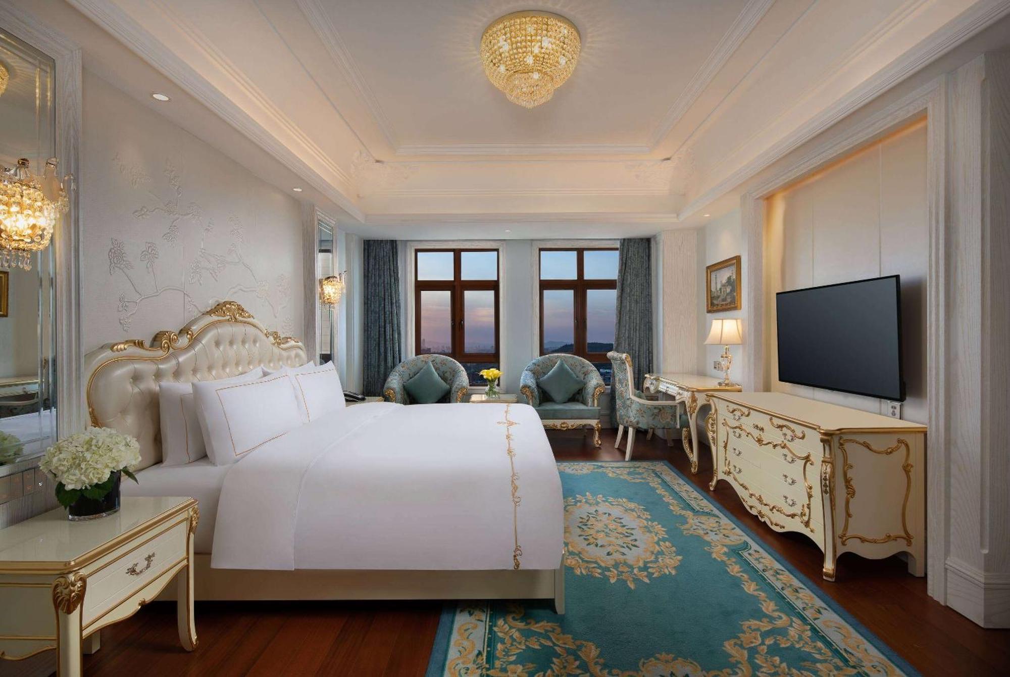 ホテル Wyndham Grand Kunming East エクステリア 写真