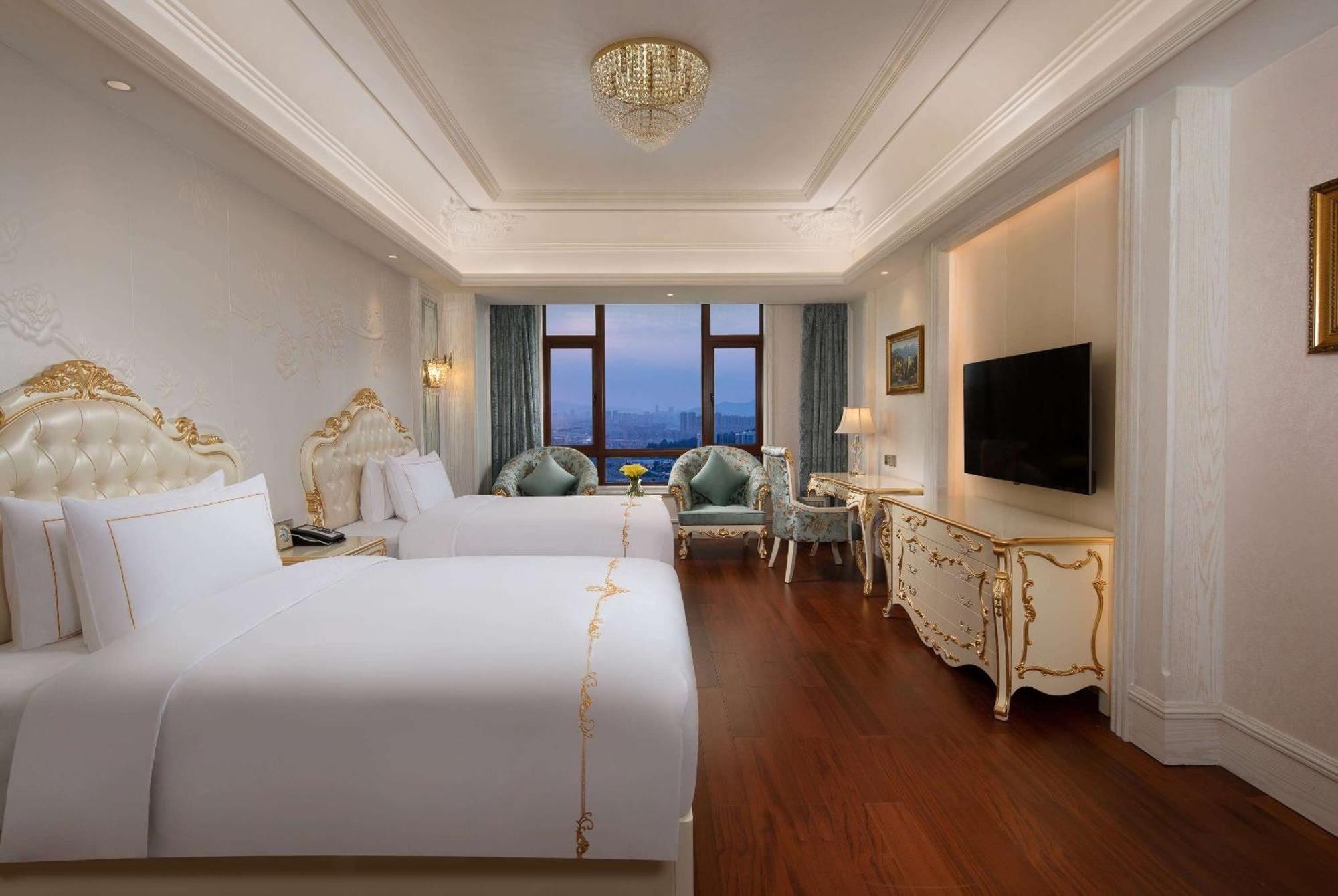 ホテル Wyndham Grand Kunming East エクステリア 写真